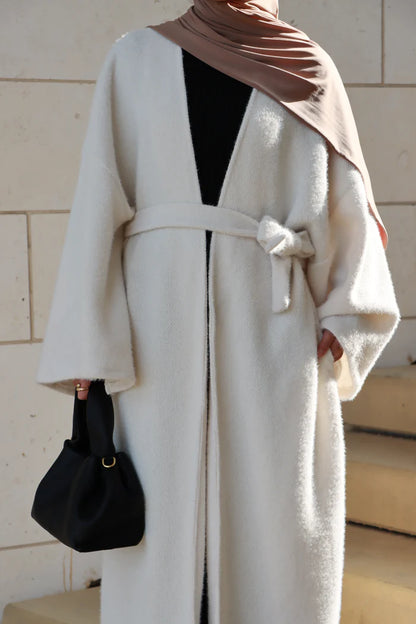 Manteau Long en Laine avec Ceinture – Élégance Modeste
