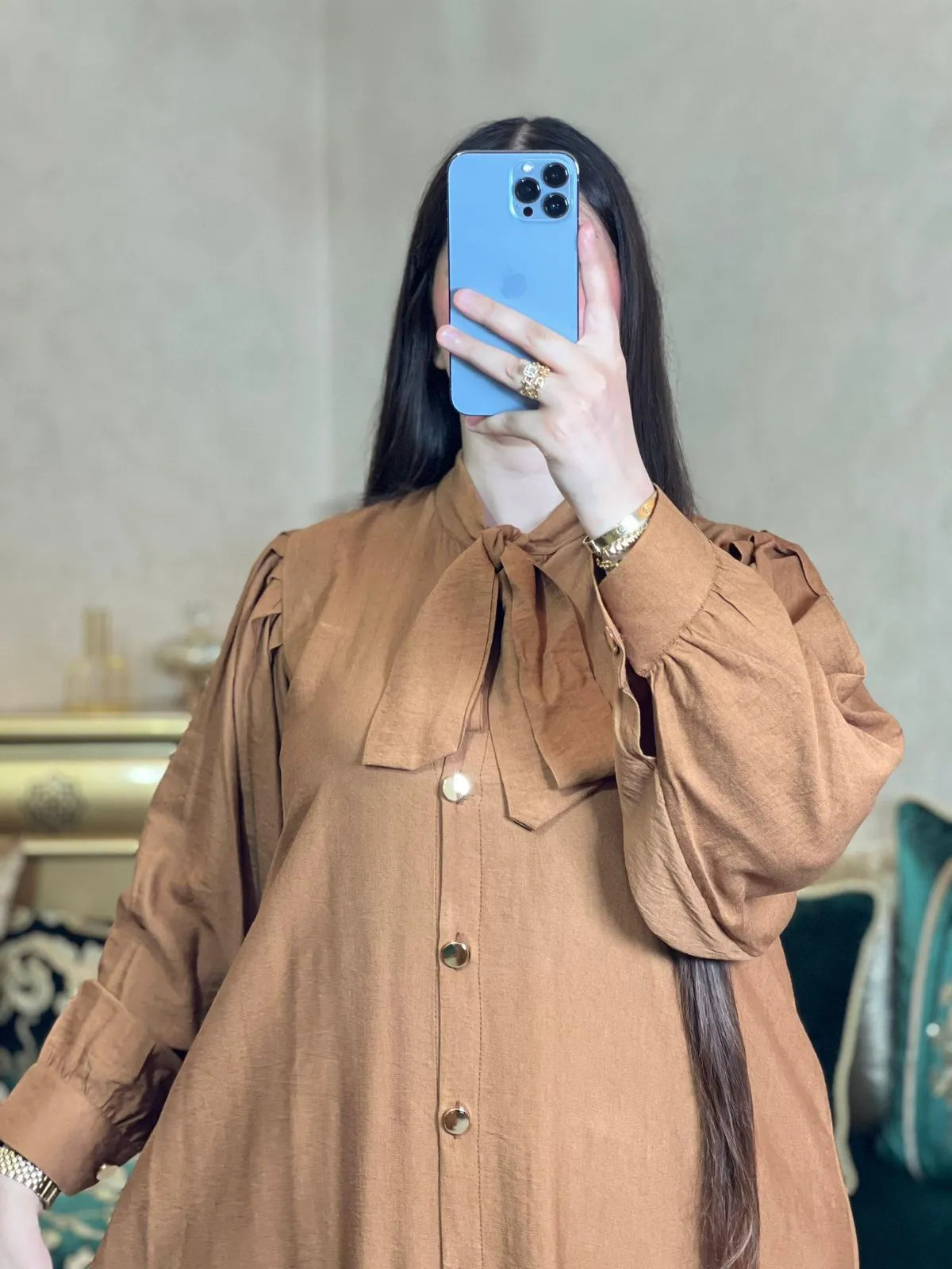 Robe ANOUQA à nœud – Élégance et féminité.