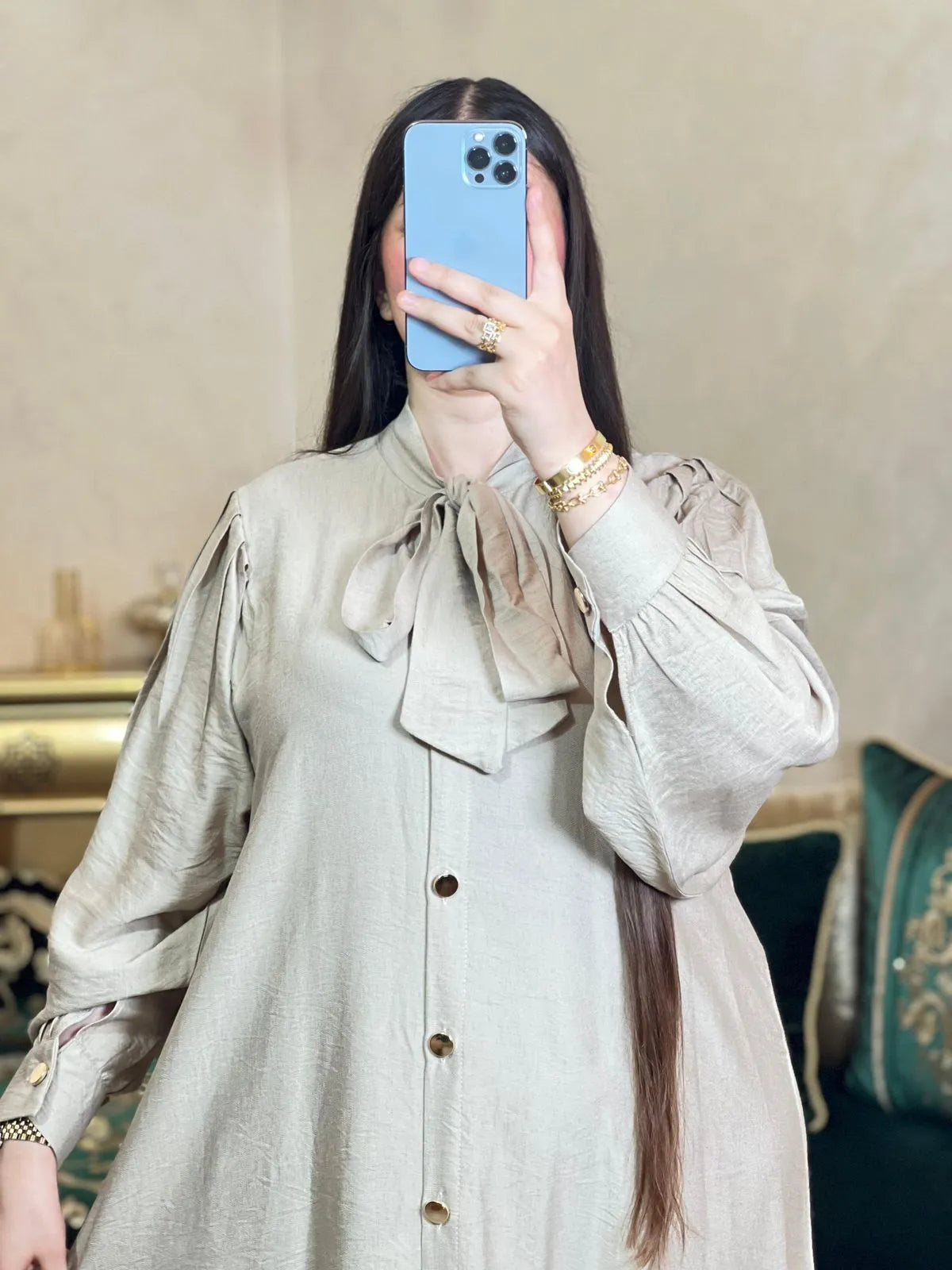 Robe ANOUQA à nœud – Élégance et féminité.